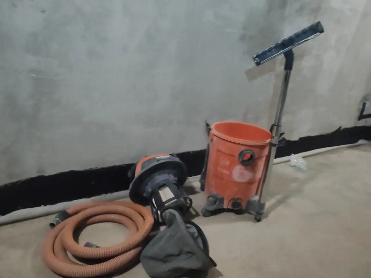 Пылесос строительный в отличном состоянии