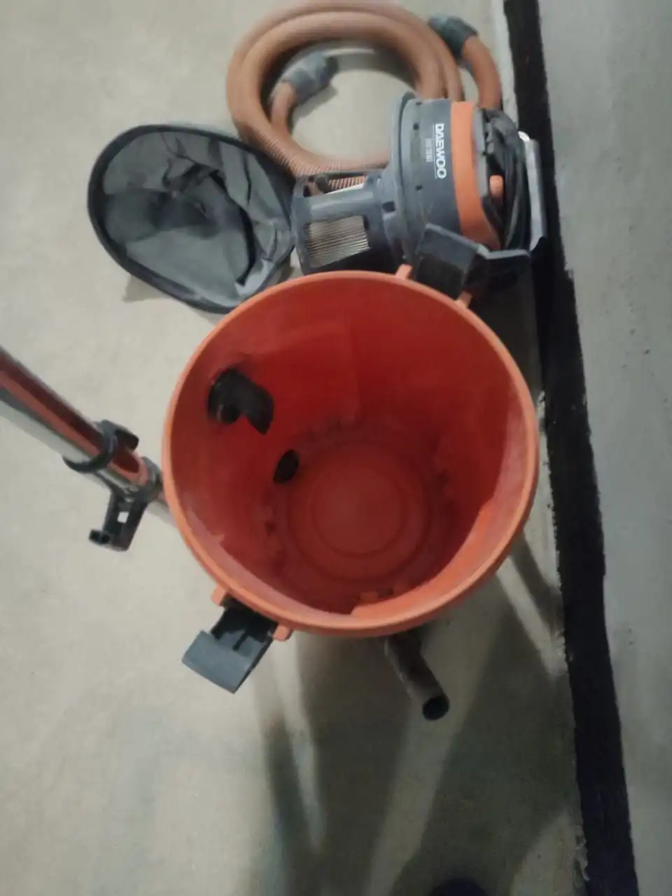 Пылесос строительный в отличном состоянии