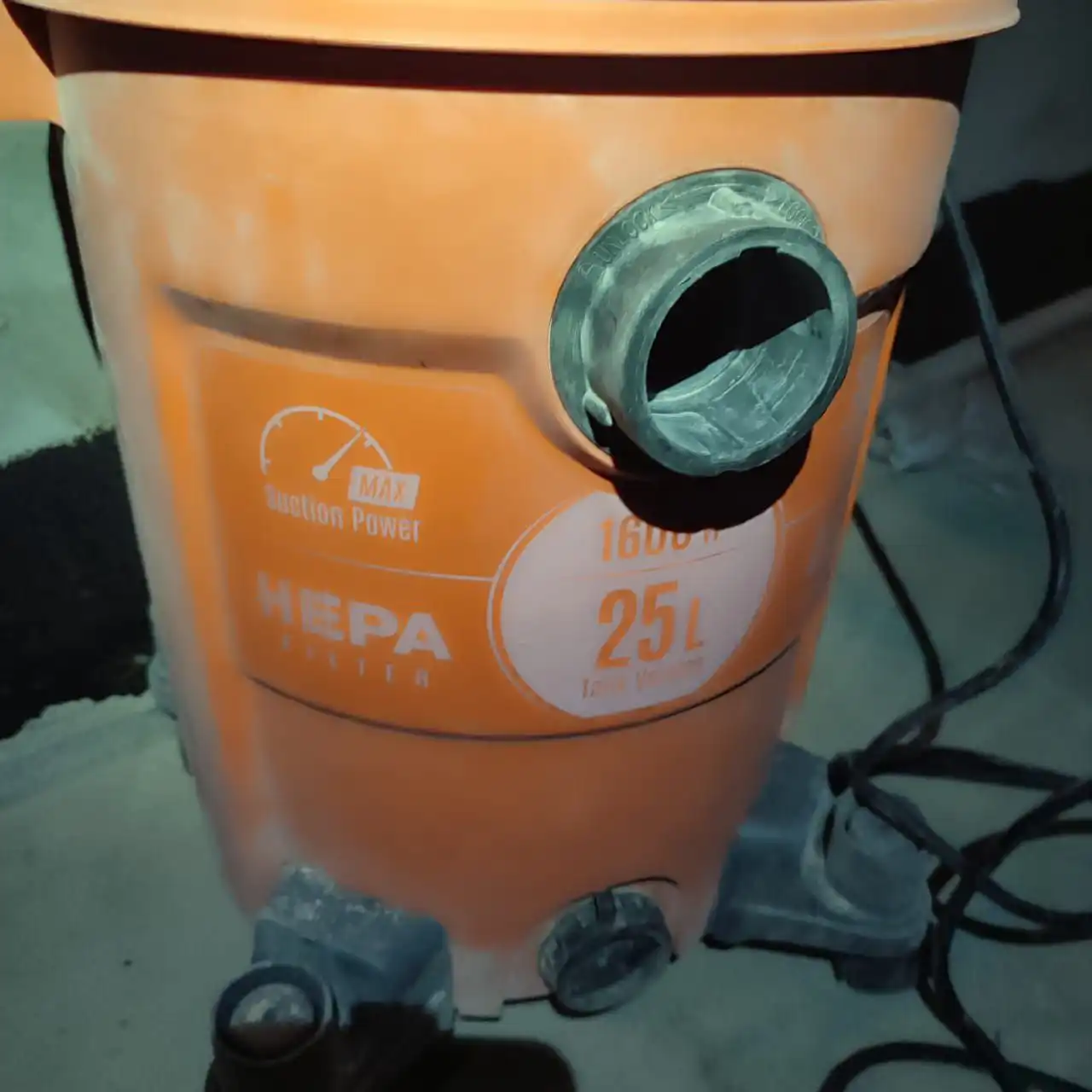 Пылесос строительный в отличном состоянии