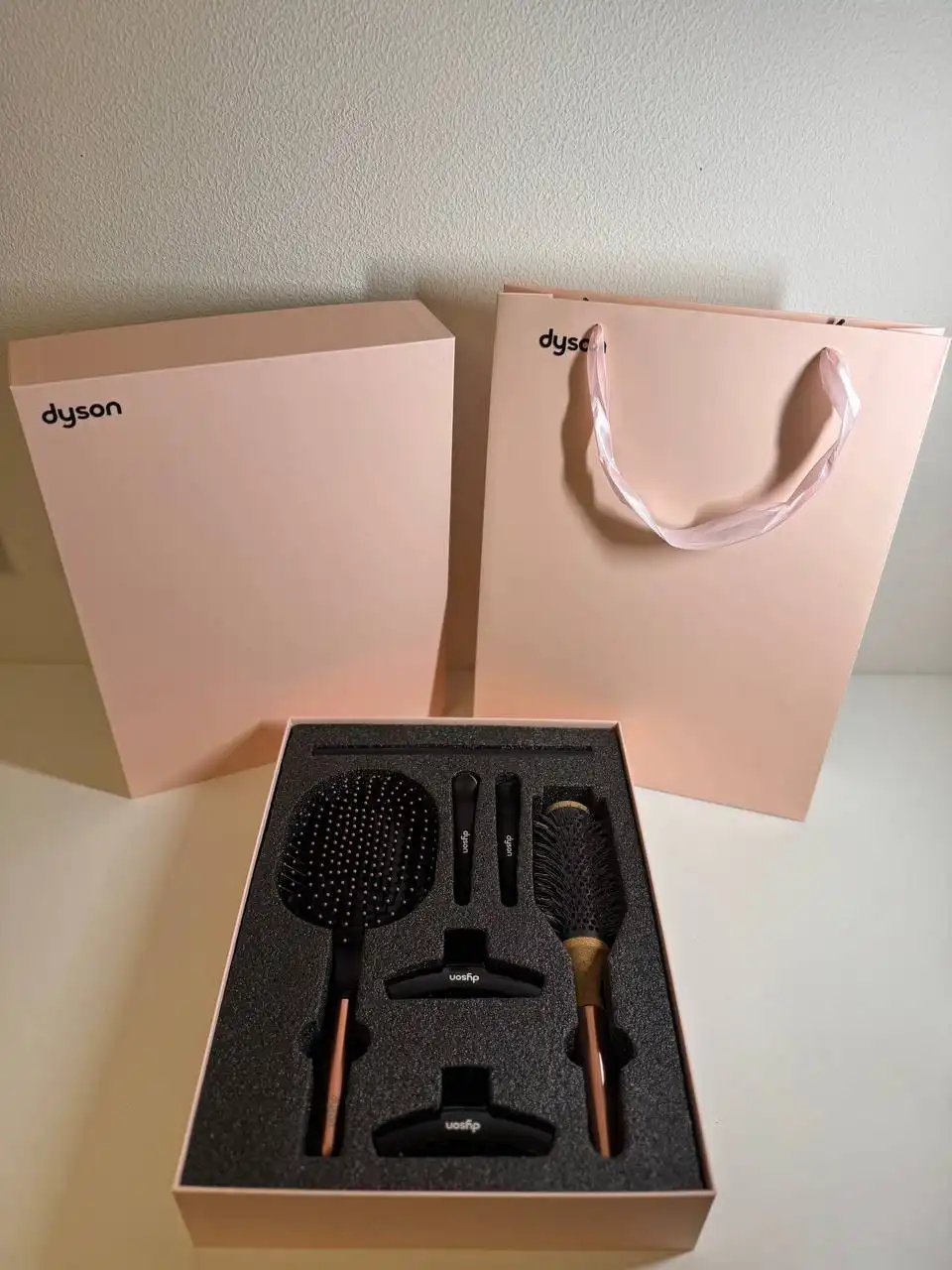 Набор расчёсок Dyson