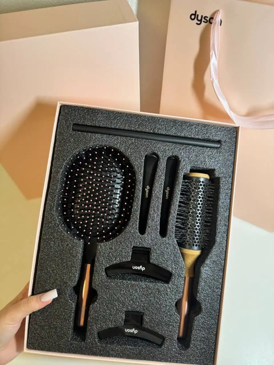 Набор расчёсок Dyson