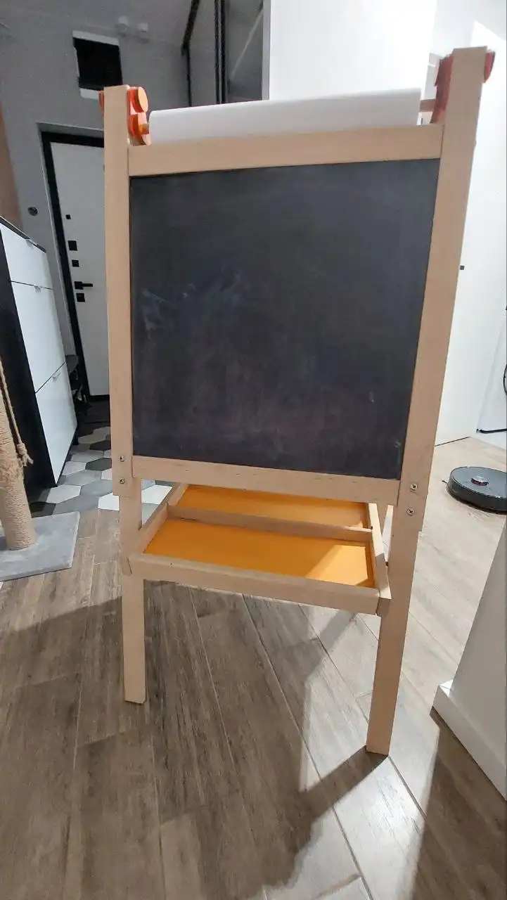 Детский двусторонний мольберт с рулоном бумаги