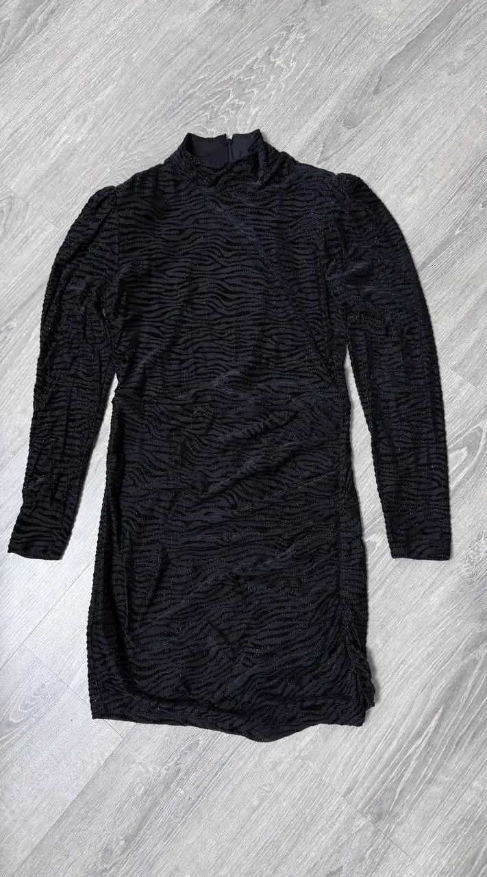 Платье Mango с принтом под зебру бархатистое