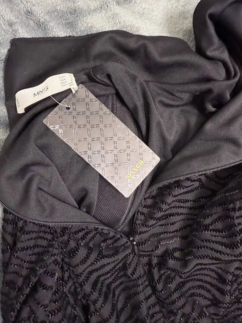 Платье Mango с принтом под зебру бархатистое