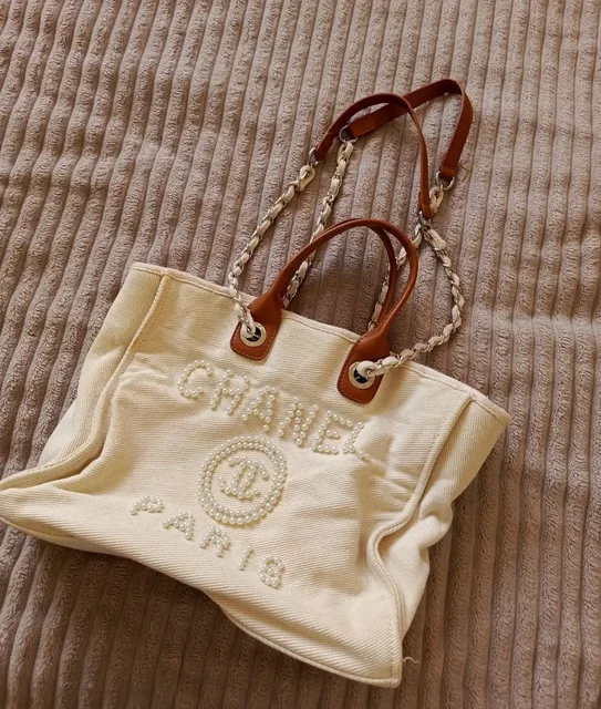 Женская белая сумка-тоут Chanel Deauville Medium - Одежда в Москва