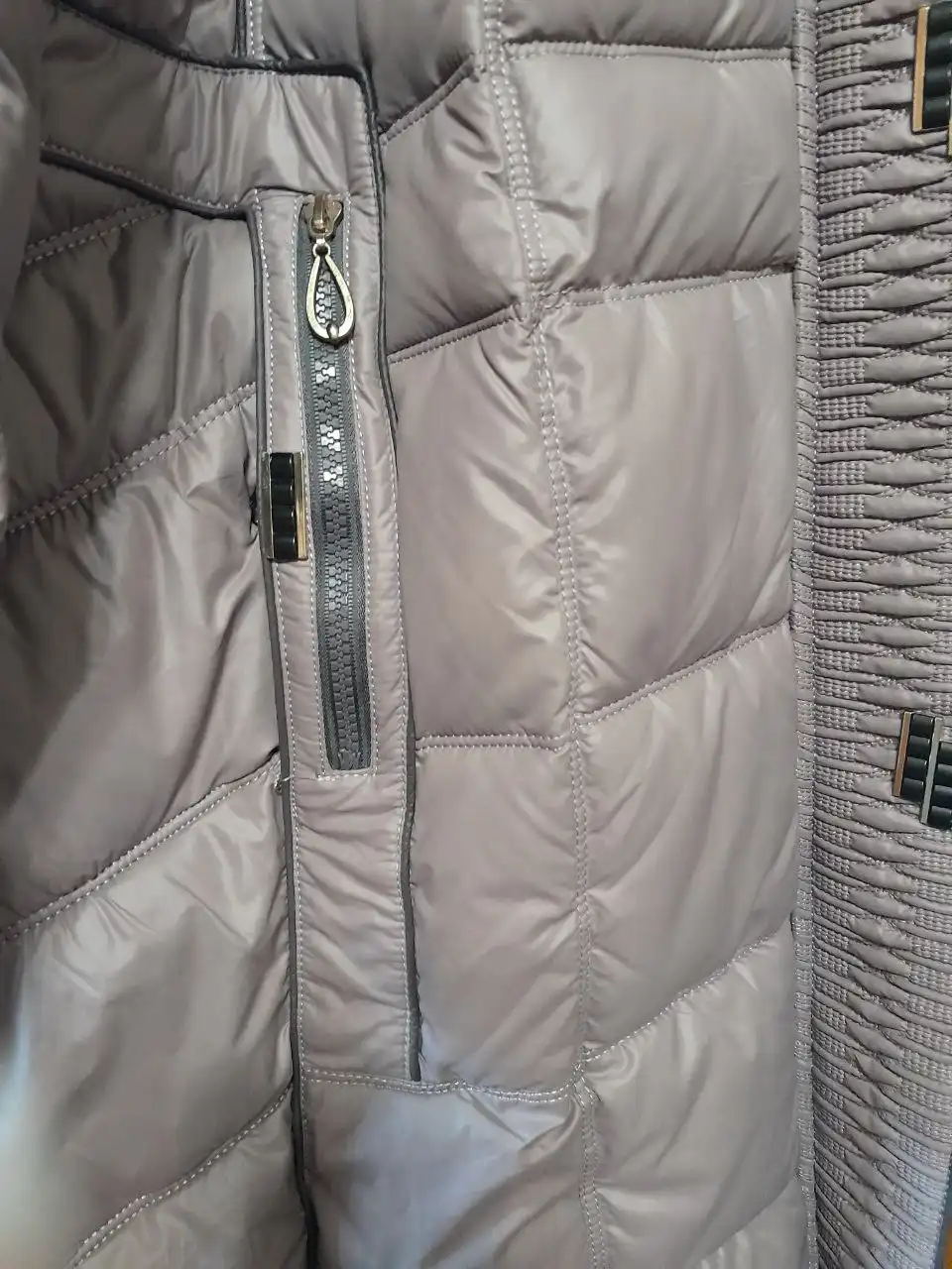 Объявления о товарах: книга, пальто, самокат