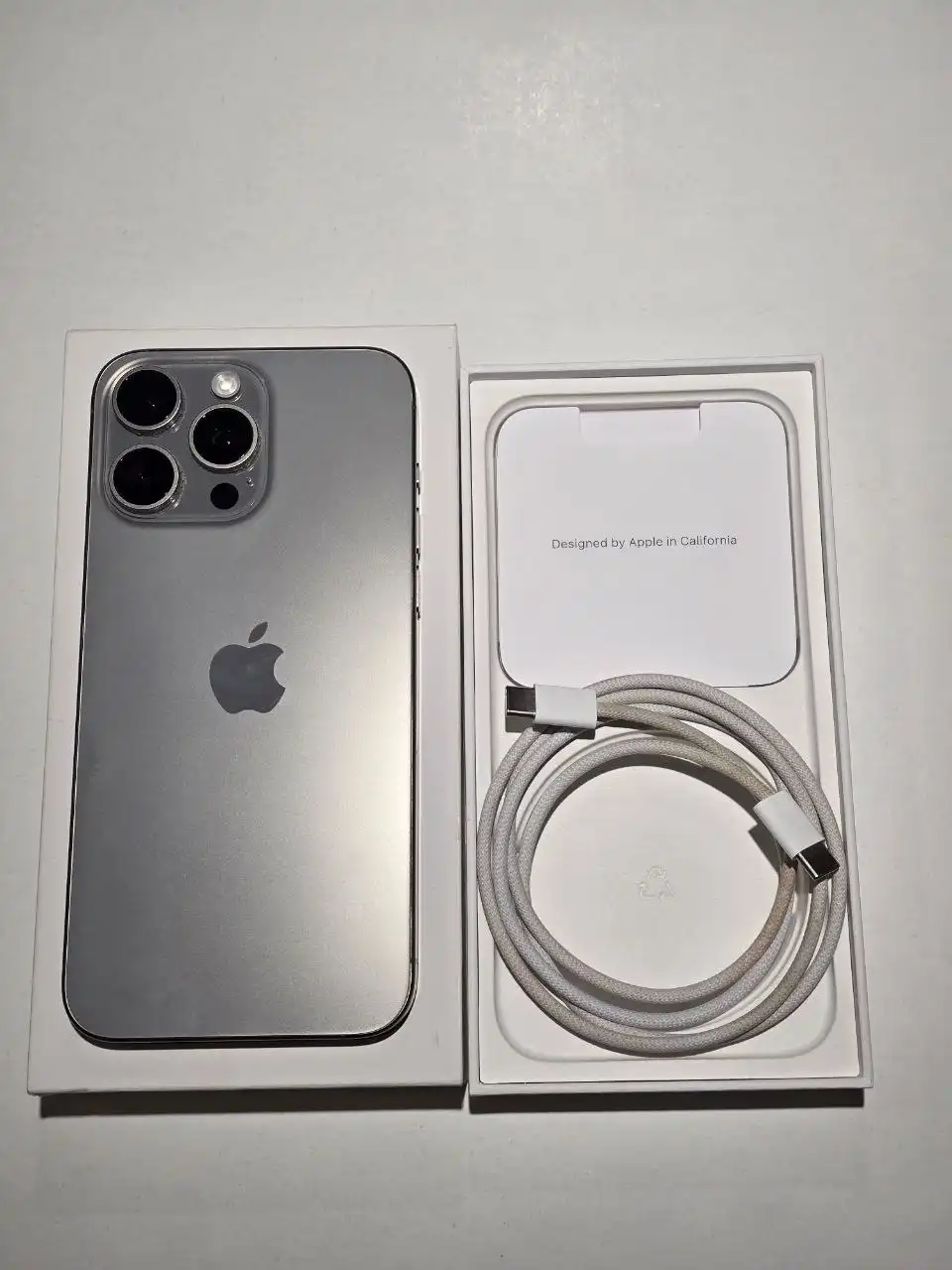 iPhone 15 Pro Max 256 Гб в идеальном состоянии