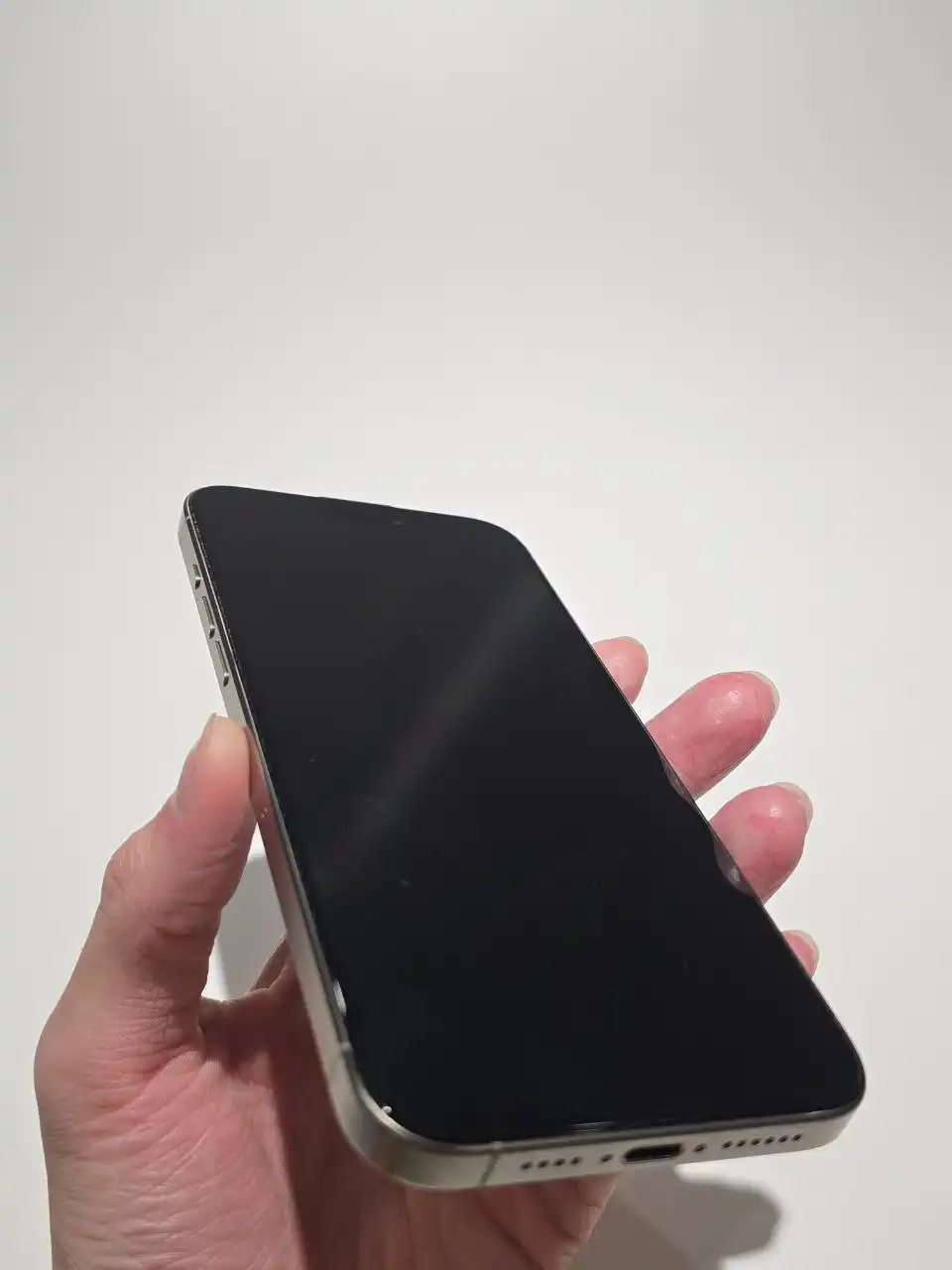 iPhone 15 Pro Max 256 Гб в идеальном состоянии