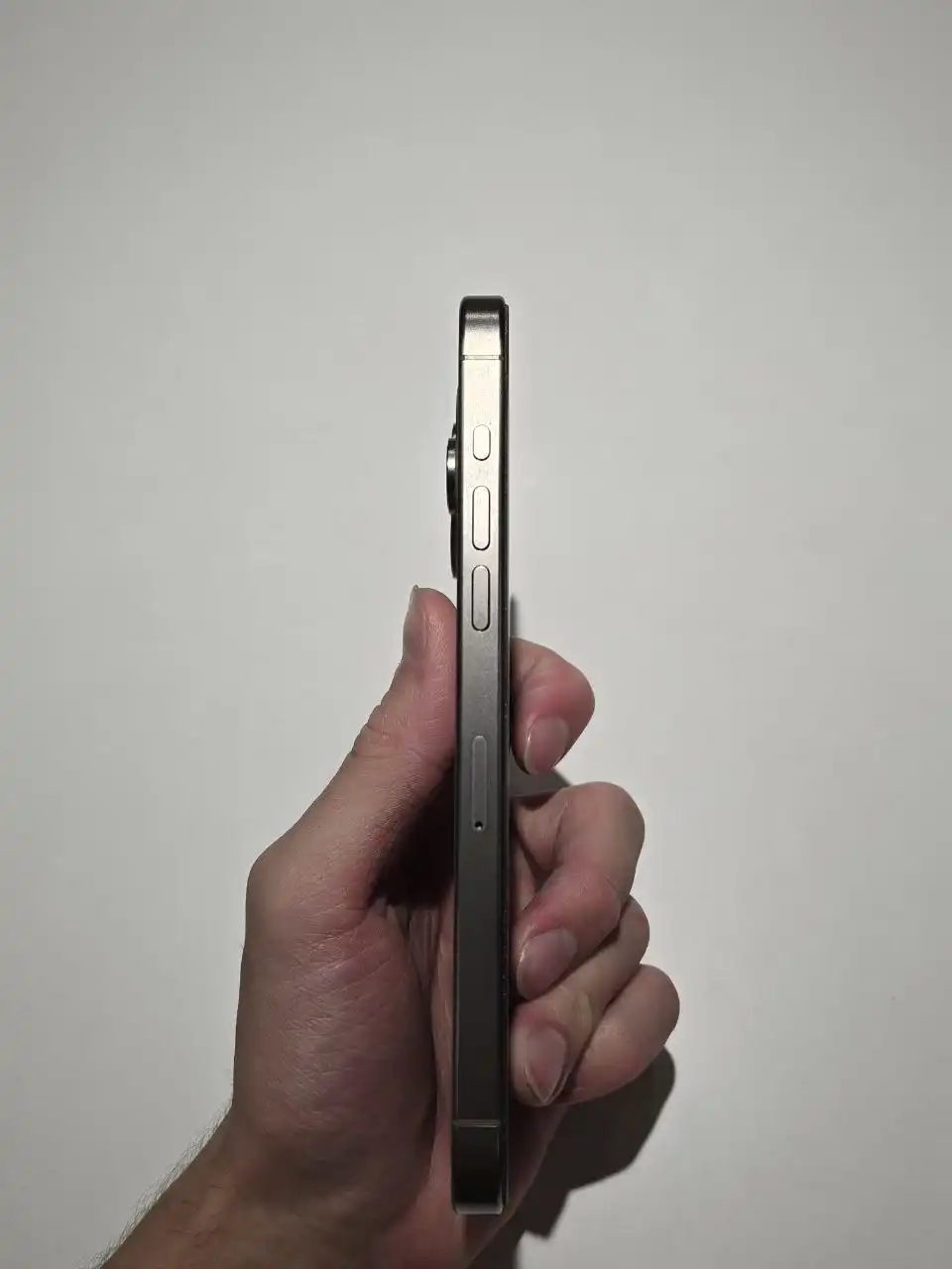 iPhone 15 Pro Max 256 Гб в идеальном состоянии