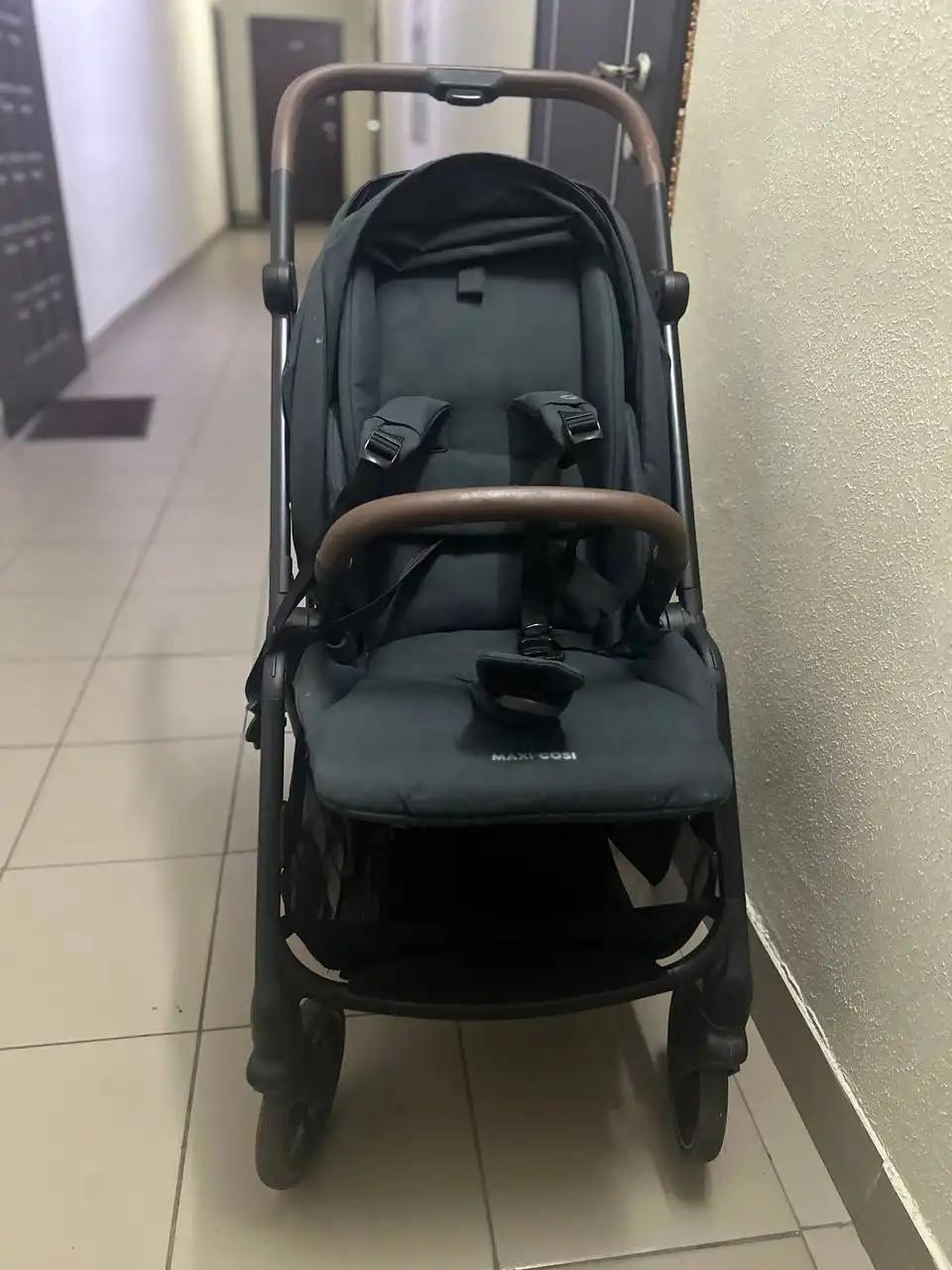 Прогулочная коляска Maxi-Cosi Leona Twillic Green/зеленый