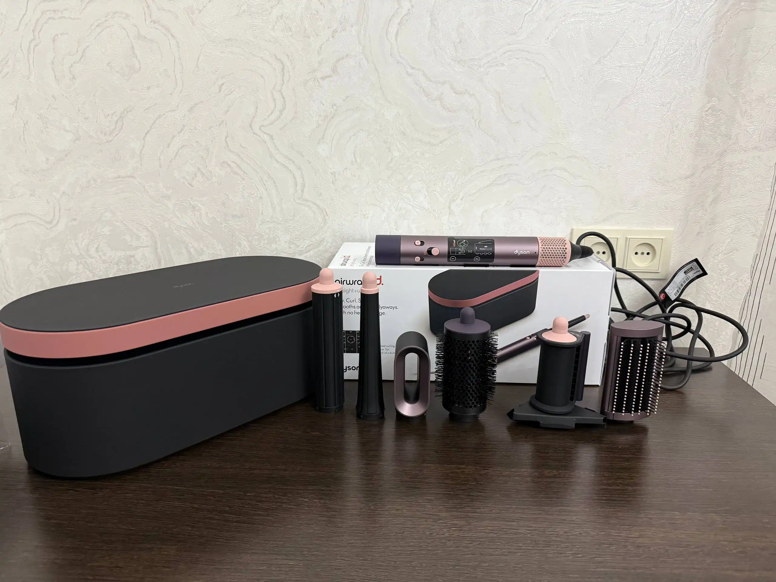 Продам новый оригинальный фен Dyson