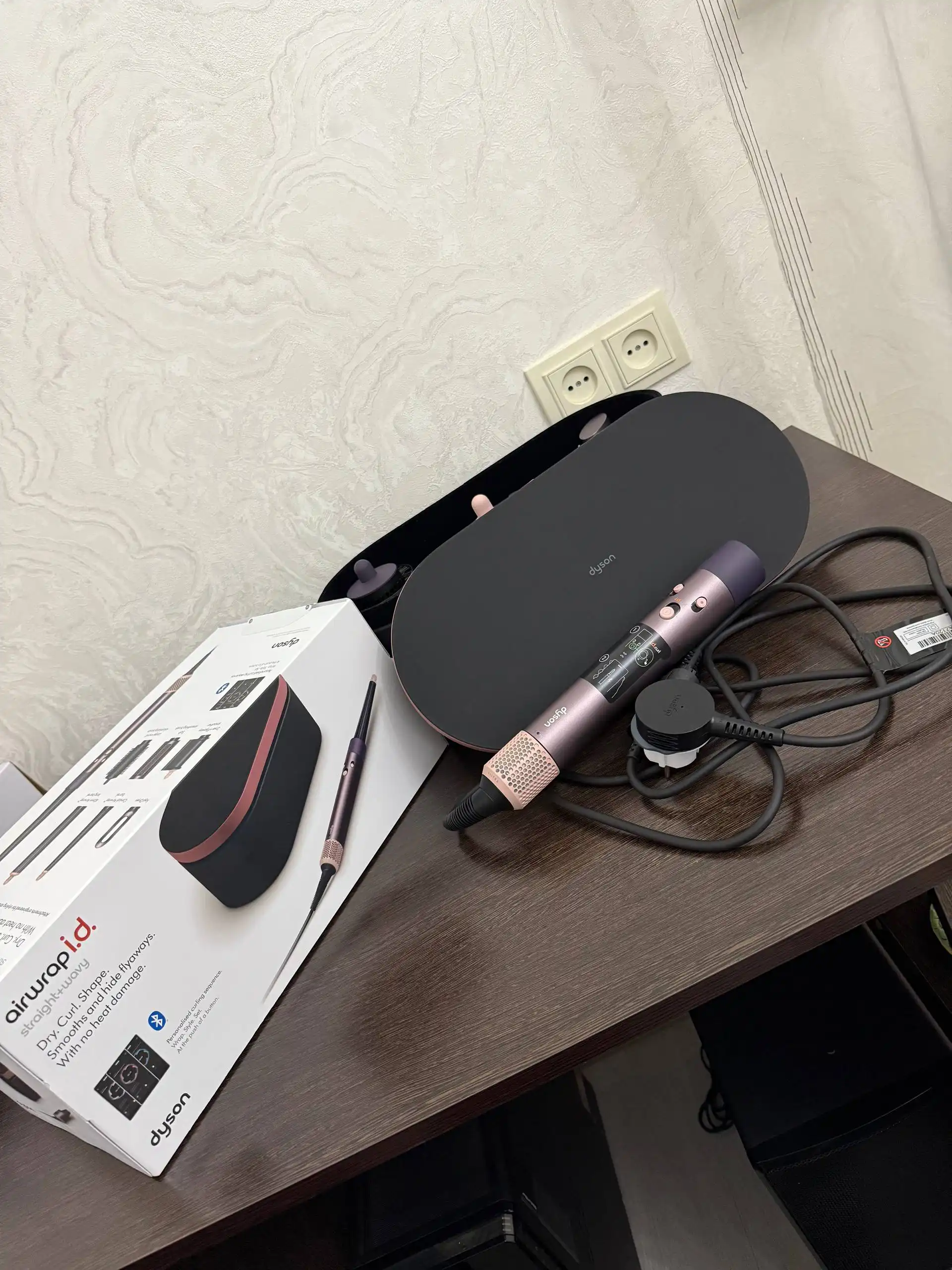 Продам новый оригинальный фен Dyson