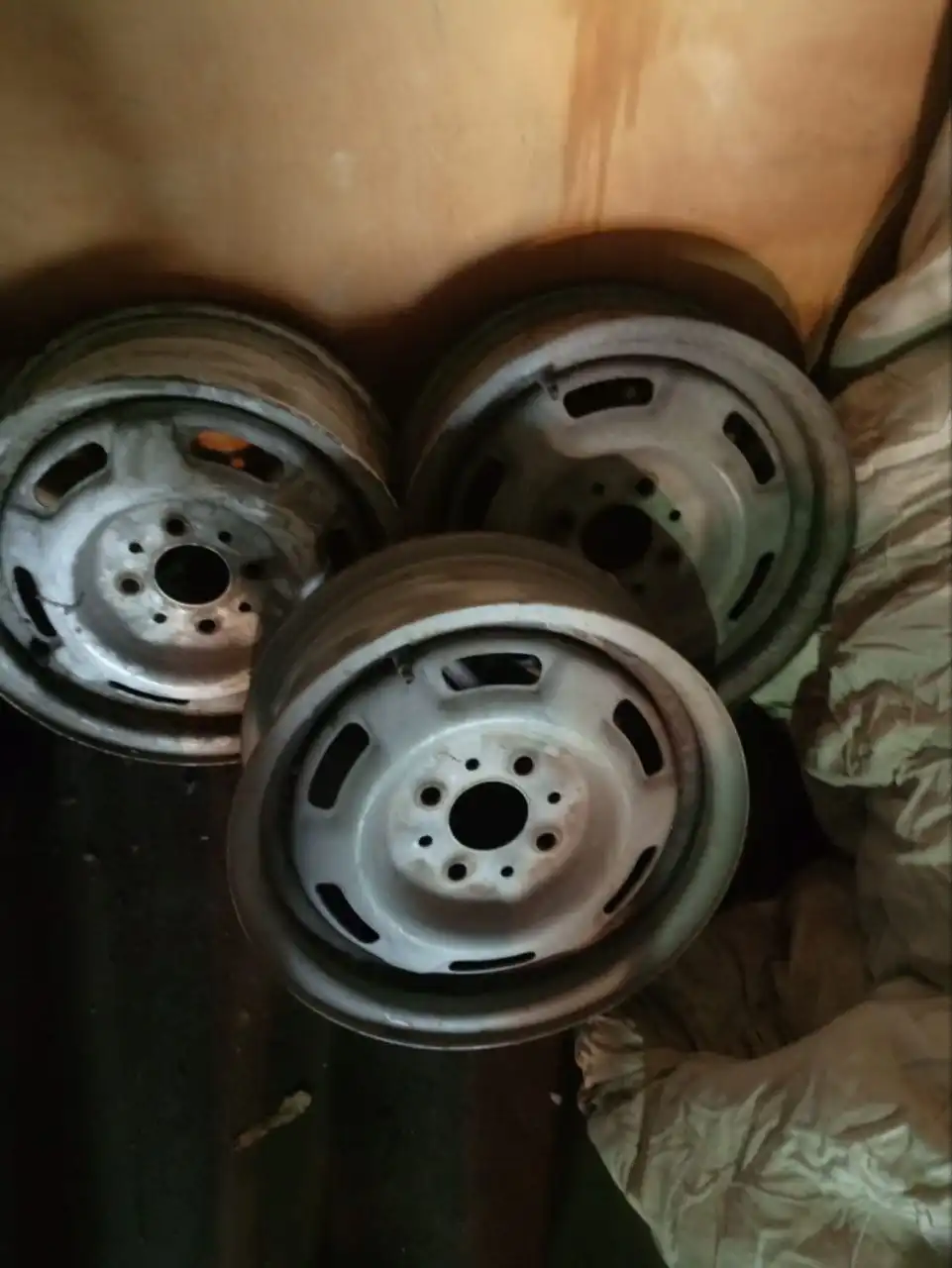 Продажа автозапчастей и инструментов