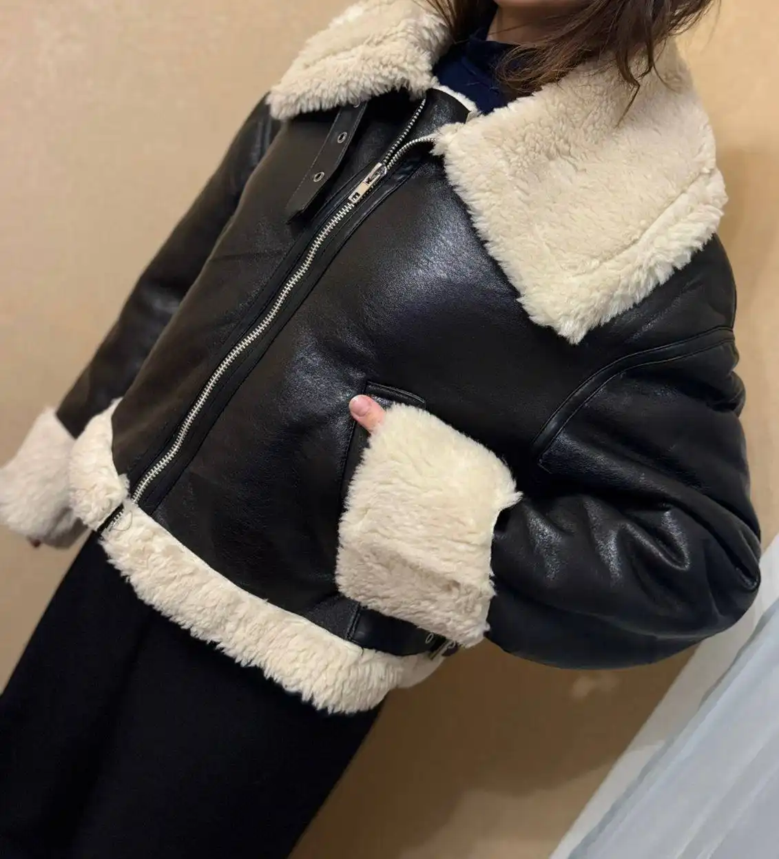 Трендовая стильная женская дубленка