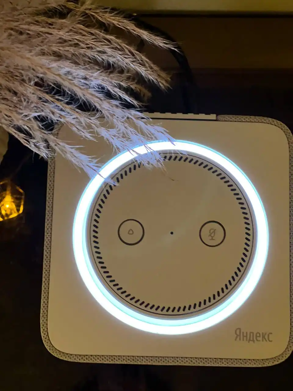 Яндекс Станция Макс 1 поколения в белом цвете