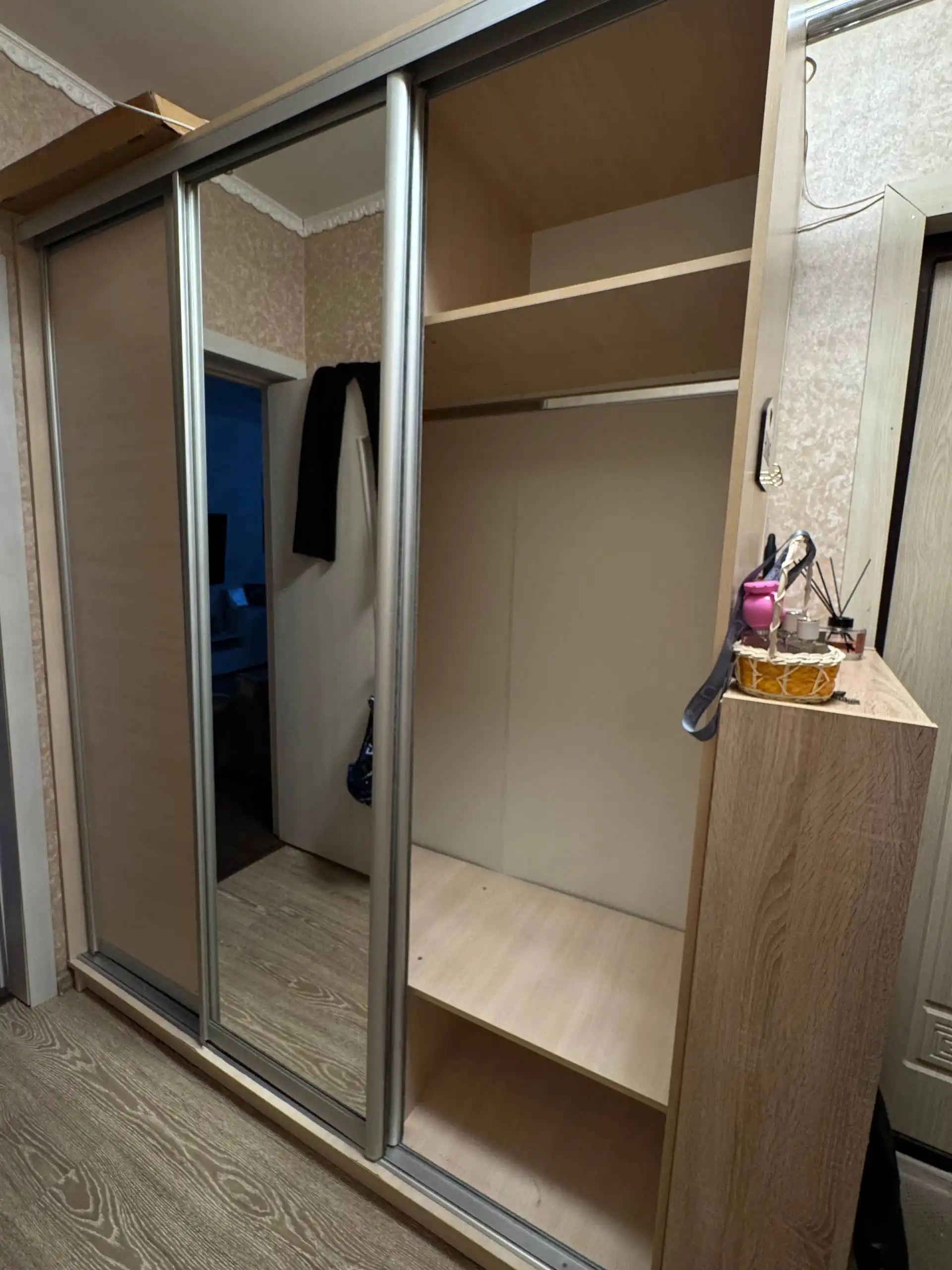 Шкаф купе трехстворчатый разобранный