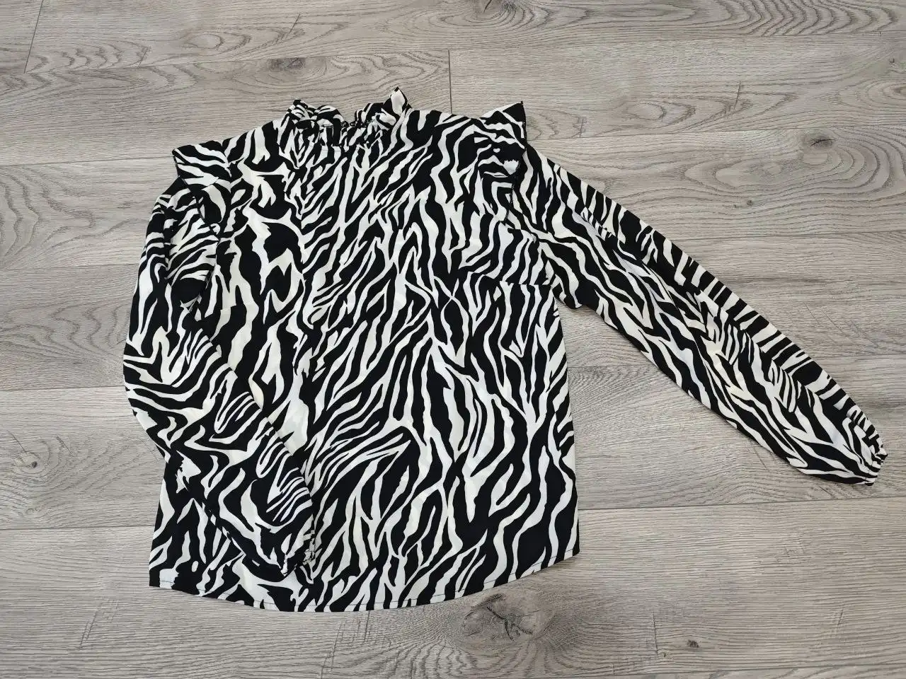 Новая блузка 42 размер - Блузки (Одежда) в Москва