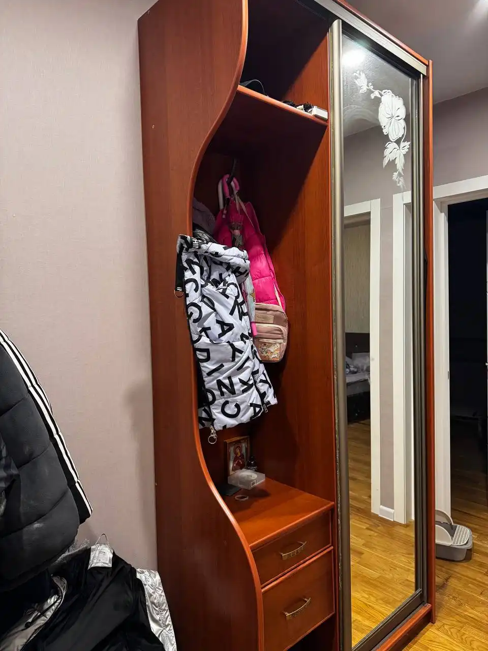 Продам шкаф для прихожей - Мебель (Для дома и дачи) в Москва