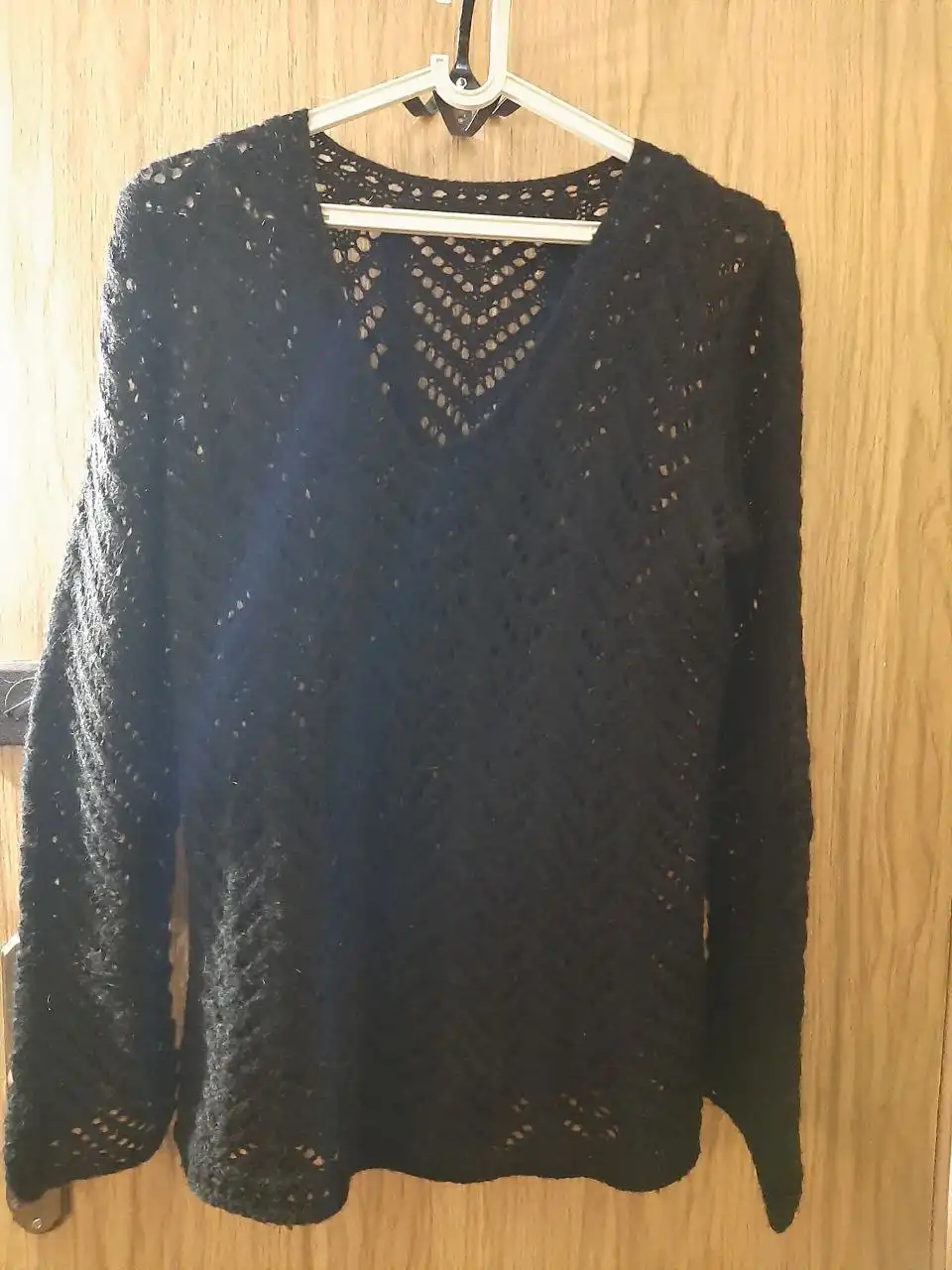 Ажурный черный пуловер из шерсти ручной работы - Вязаные изделия (Одежда) в Москва