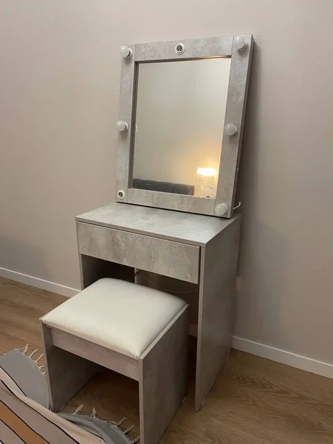 Туалетный столик с подсветкой и пуфиком - Растения в Москва