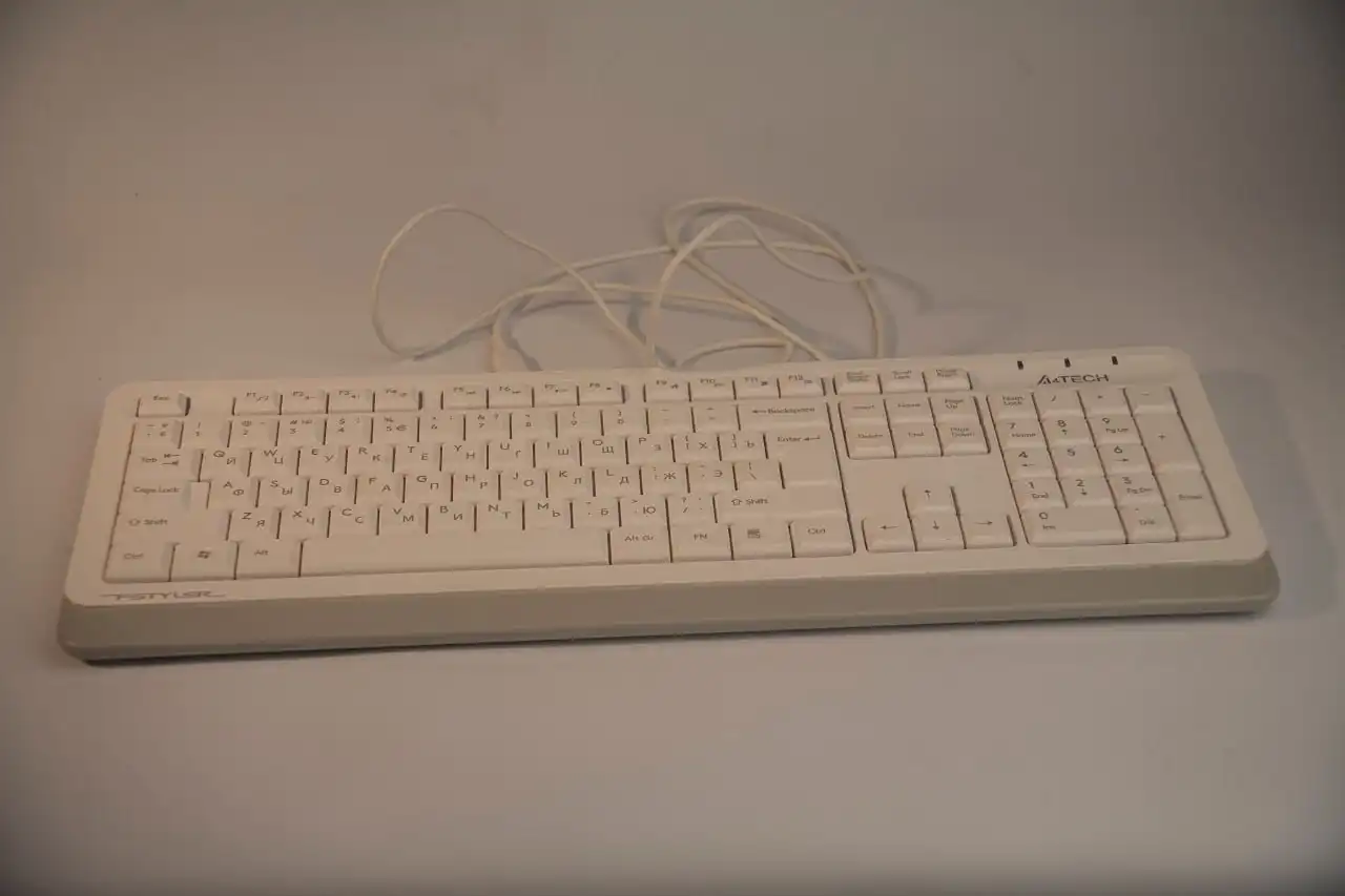 Клавиатура A4Tech fk10 в идеальном состоянии - Компьютерные аксессуары (Электроника) в Москва