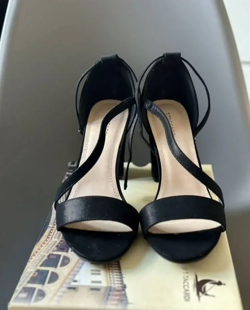 Женские босоножки T.Taccardi черные 40р - Обувь в Москва