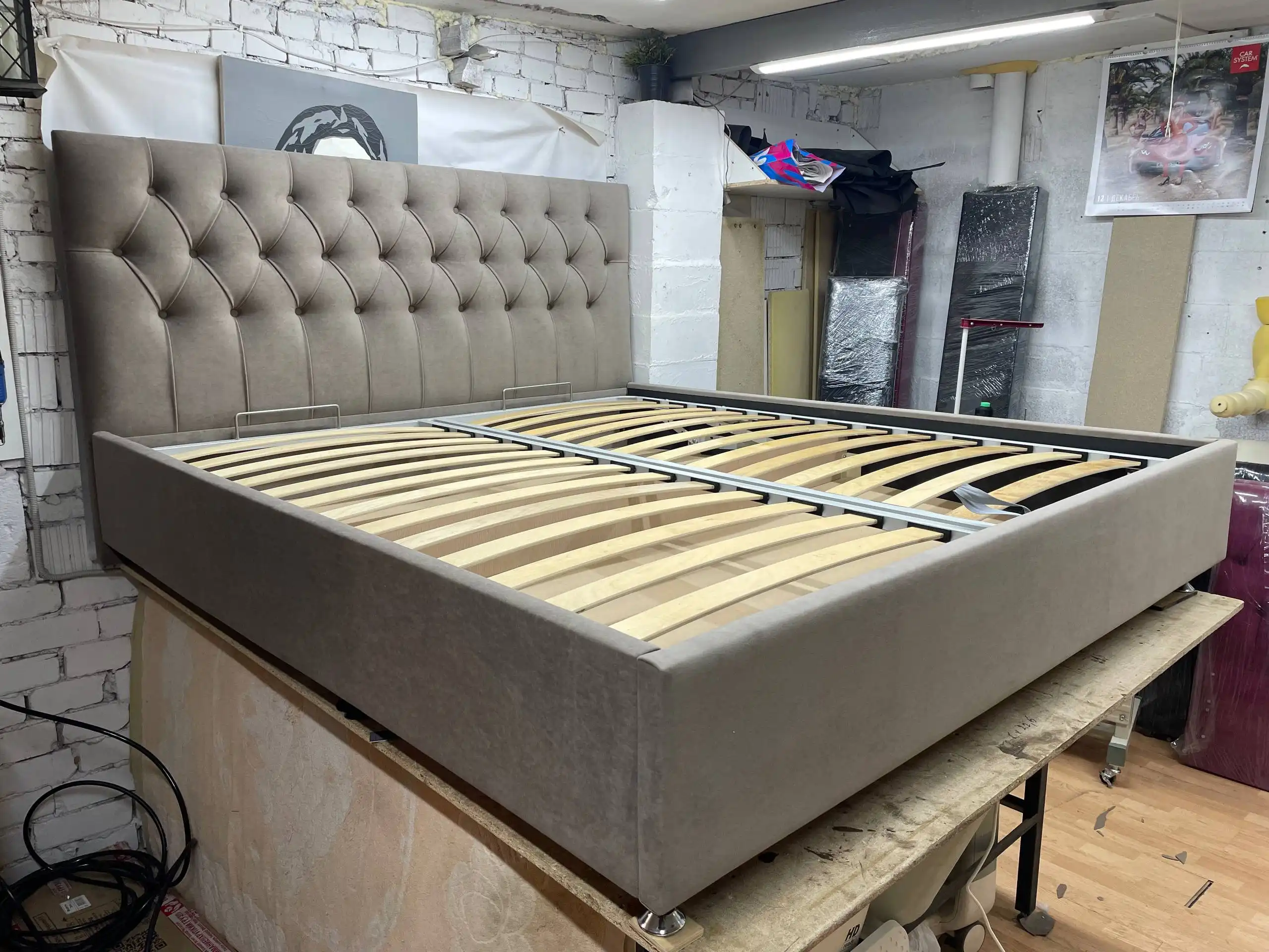 Продажа кроватей после перетяжки - Мебель (Для дома и дачи) в Москва