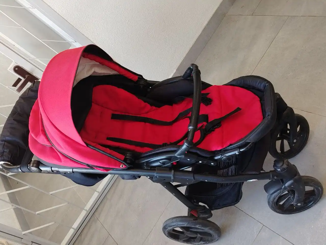 Коляска в отличном состоянии - Коляски (Товары для детей) в Москва