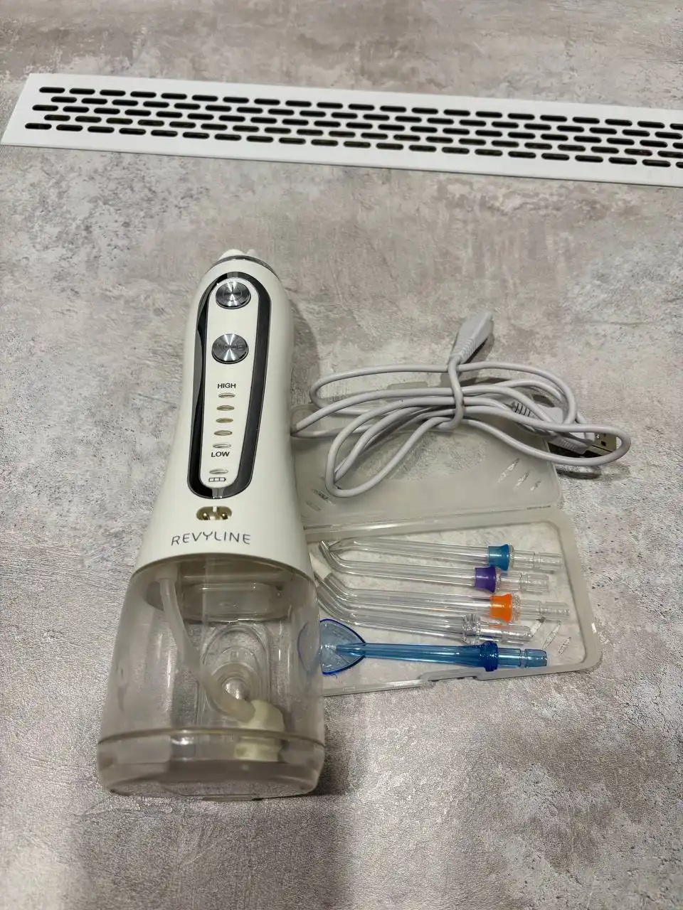 Ирригатор для полости рта б/у - Красота и здоровье в Москва