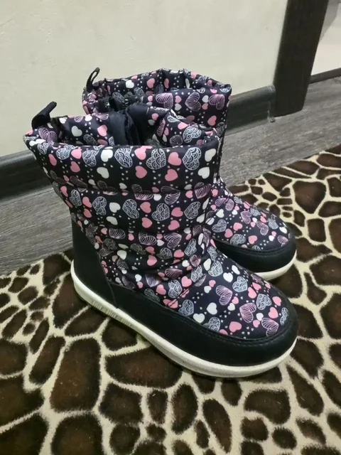 Дутики зимние для девочки в отличном состоянии - Обувь детская в Москва