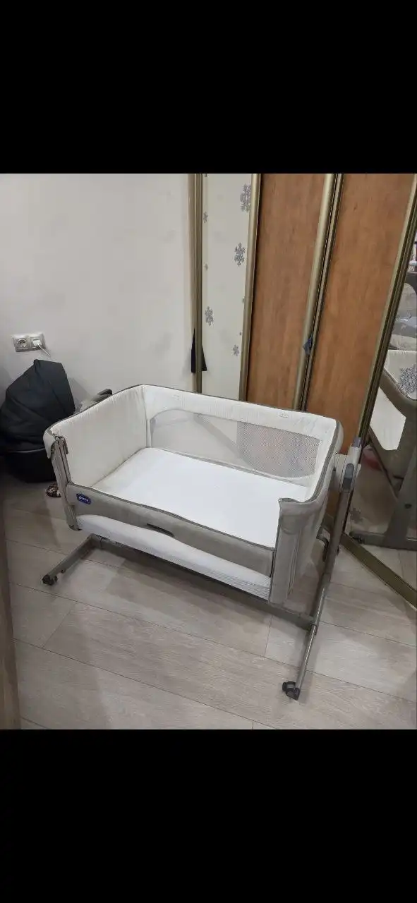 Приставная кроватка Chicco - Детская мебель (Товары для детей) в Москва