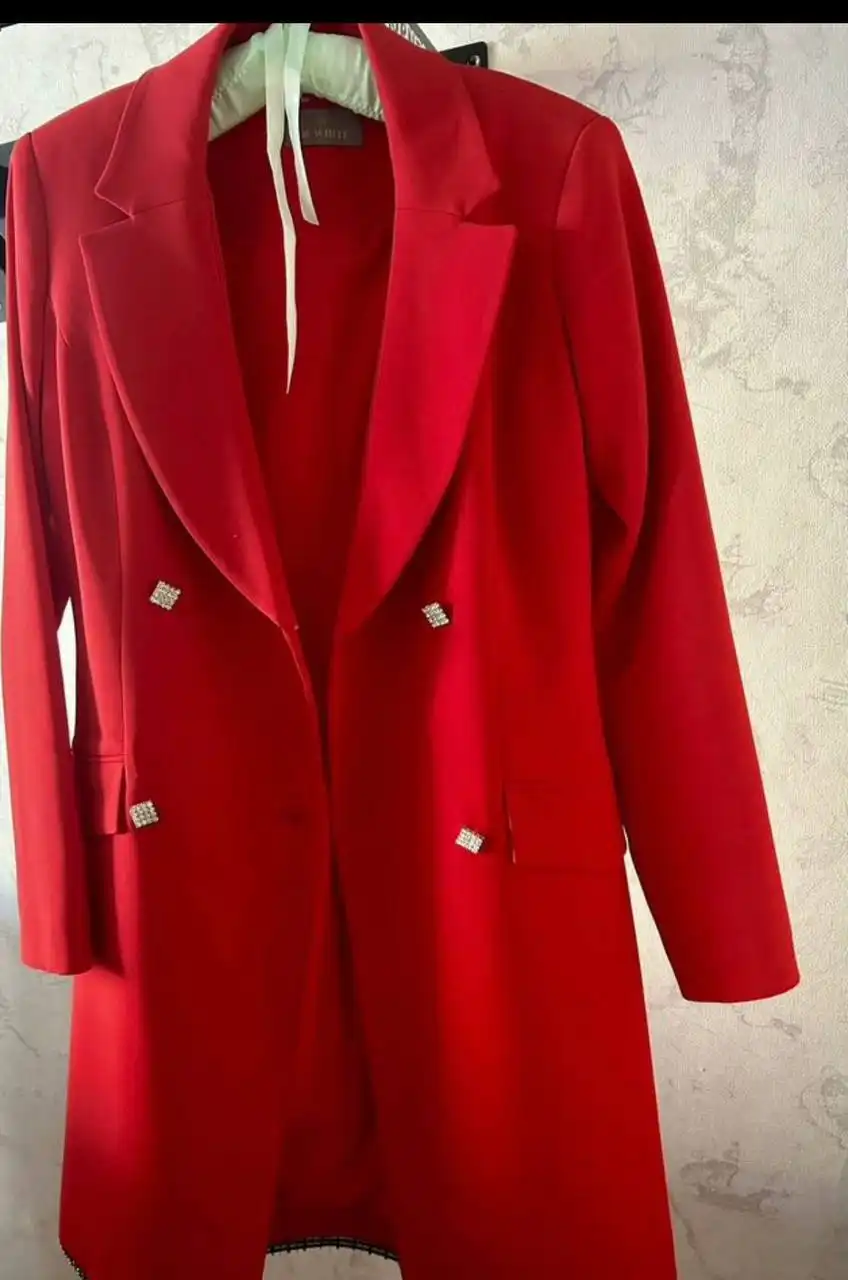Платье-пиджак ярко-красного цвета - Одежда в Москва