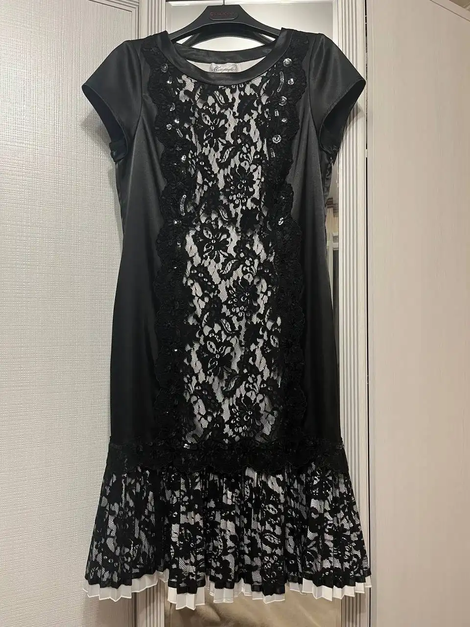 Продажа женской одежды: платья и юбки разных размеров - Женская одежда (Одежда) в Москва