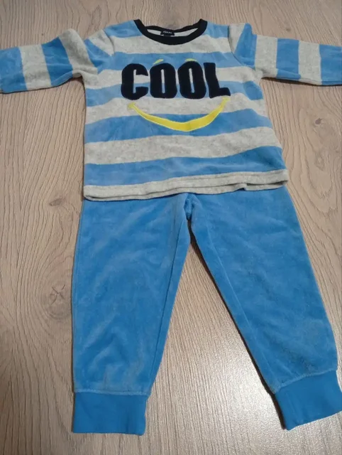 Детский костюмчик на 1-1,5 года - Школьные товары в Москва