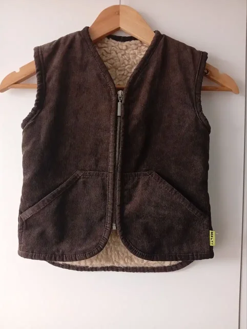 Вельветовая жилетка с мехом для детей 5-6 лет - Детская одежда в Москва