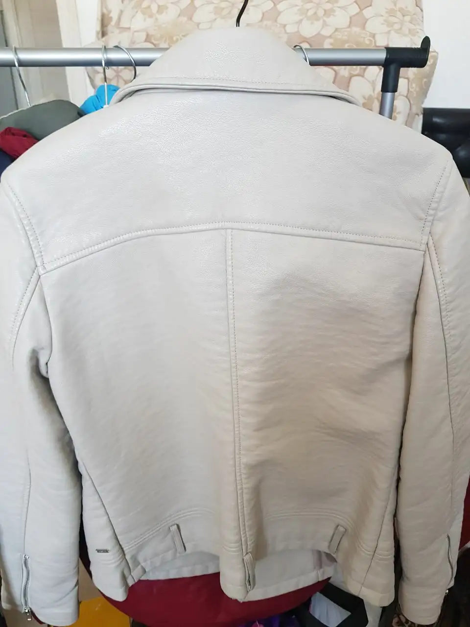 Продажа верхней одежды: пиджак, кожаная куртка, полупальто, куртки-косухи - Верхняя одежда (Одежда) в Москва