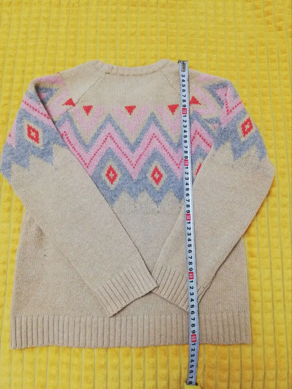 Свитер полушерстяной размер 134 с декором - Детская одежда (Одежда) в Москва