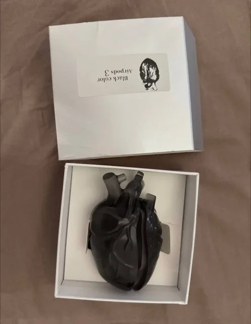 Разнообразные женские аксессуары и не только в Москве - Брюки в Москва