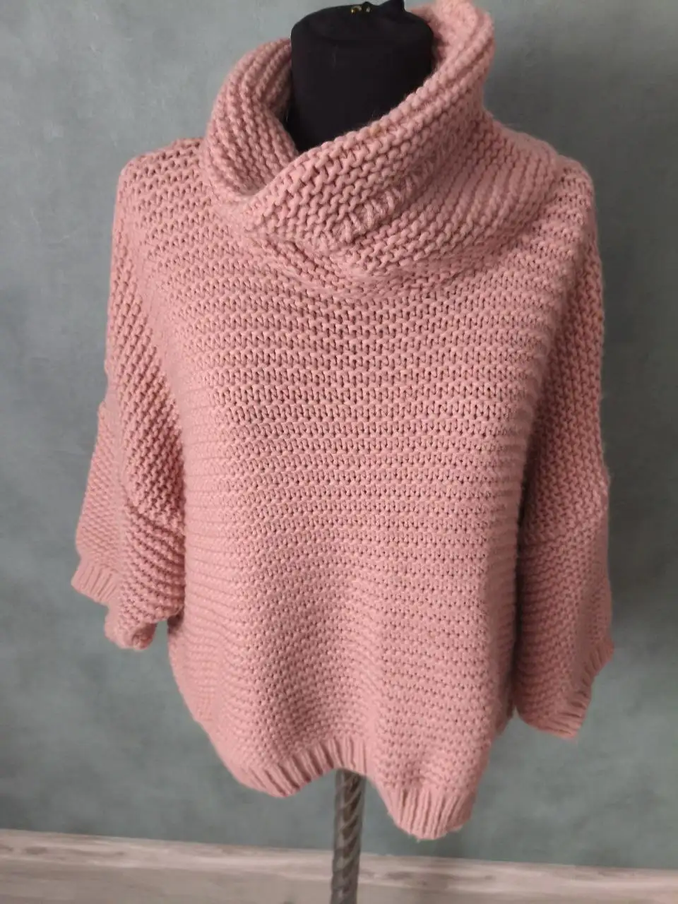 Женский свитер б/у Италия - Верхняя одежда (Одежда) в Зеленоград