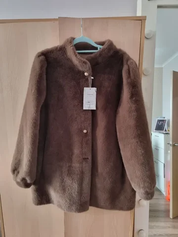 Шуба искусственная новая размер 48-50 - Брюки в Москва