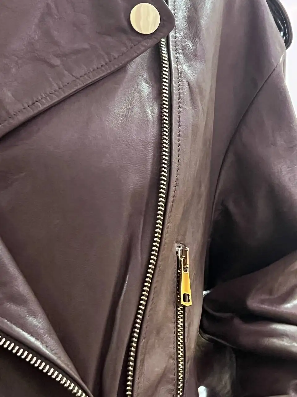 Женская кожаная куртка шоколадного цвета размеры 42-46 - Верхняя одежда (Одежда) в Москва