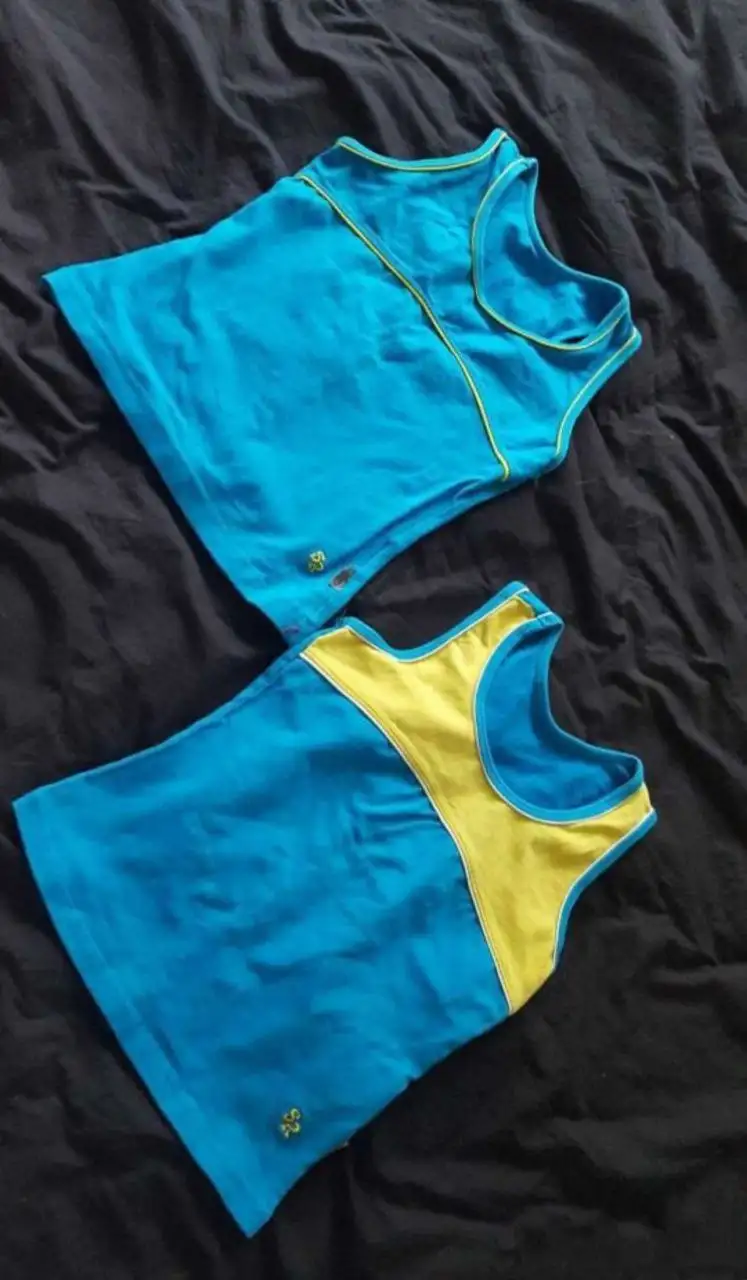 Спортивная майка лайкра 2шт размер 122 - Спортивная одежда (Одежда) в Москва