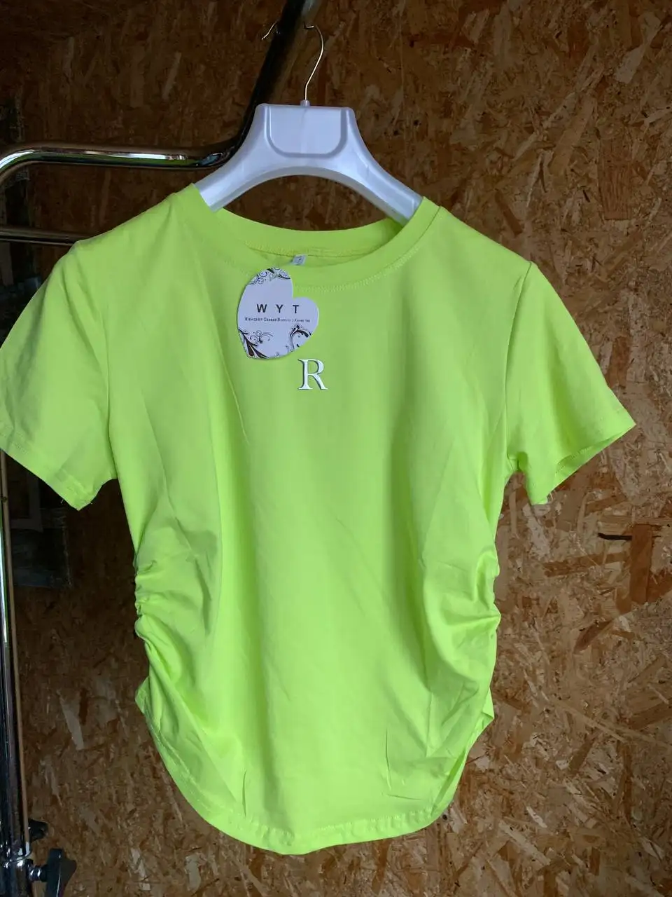 Новая приталенная футболка - Футболки (Одежда) в Москва