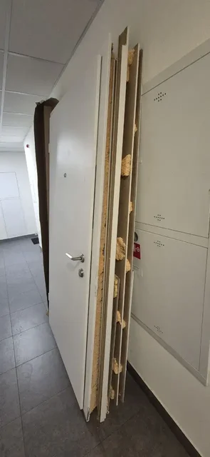 Дверь ПИК в хорошем состоянии - Бытовая химия в Москва