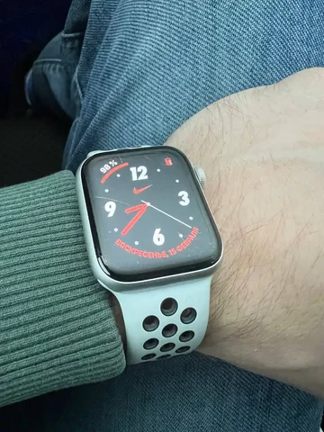 Apple Watch 6 40mm Nike - Проекторы и телевизоры в Москва