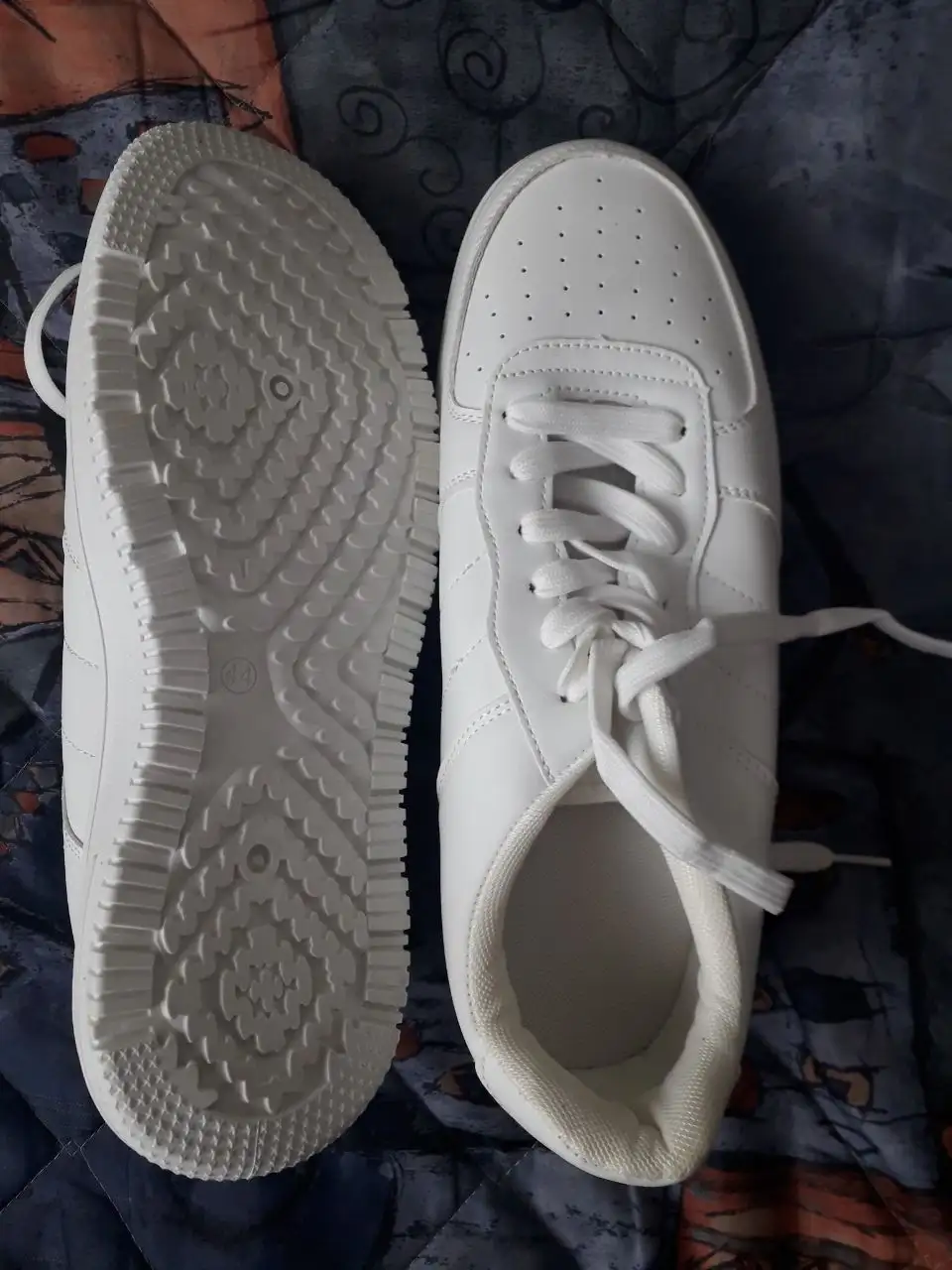 Кроссовки 44 размер новые - Кроссовки (Одежда) в Москва