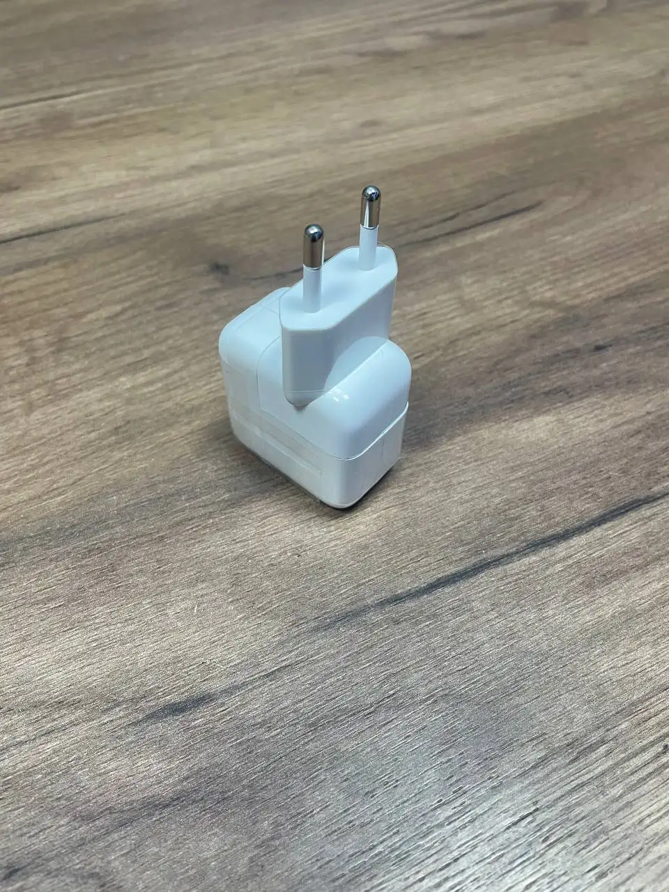 Продажа оригинальных зарядных устройств и кабелей Apple - Аксессуары для телефонов (Электроника) в Москва