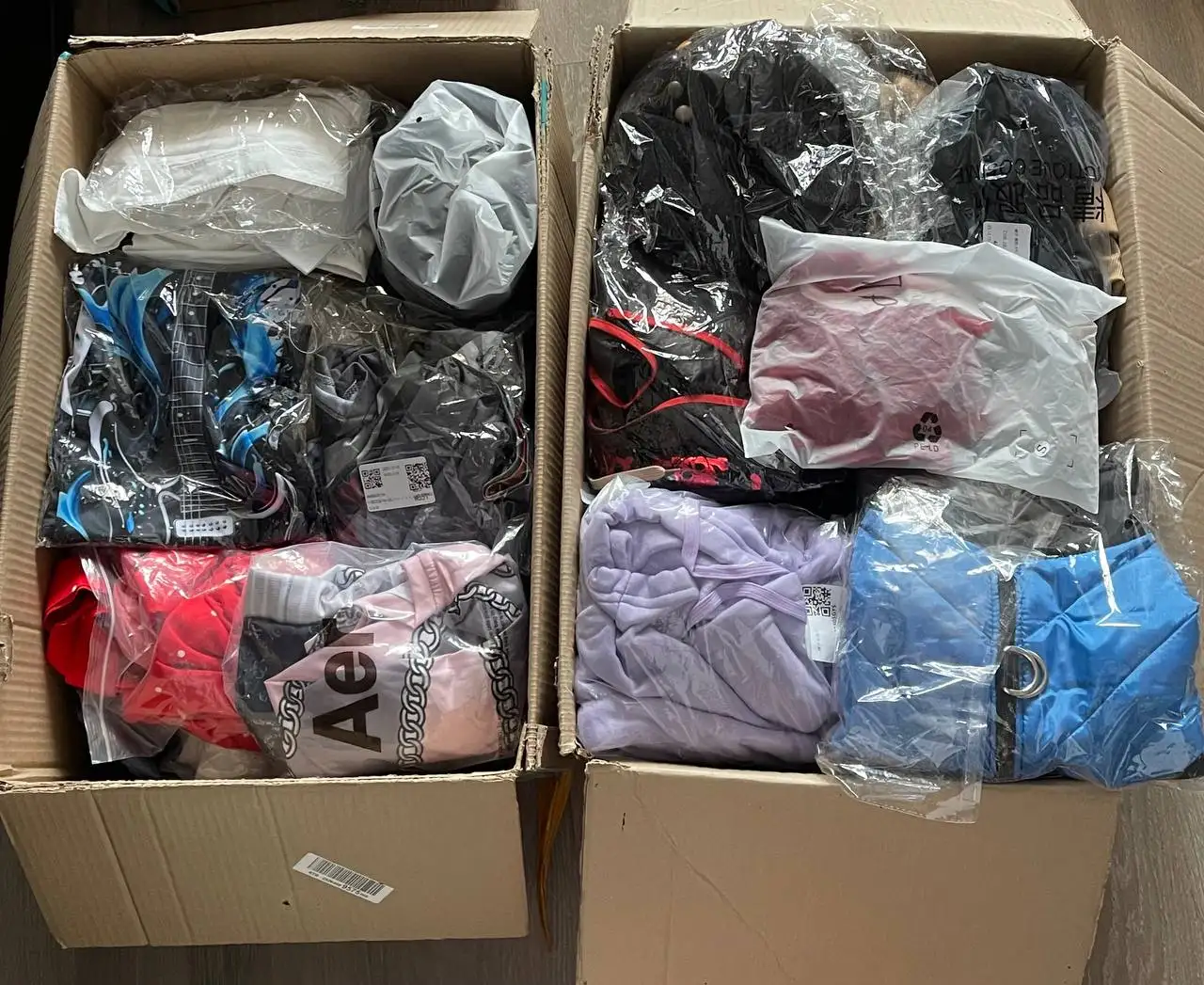 Коробки с новыми женскими и мужскими вещами - Барахолка в Москва