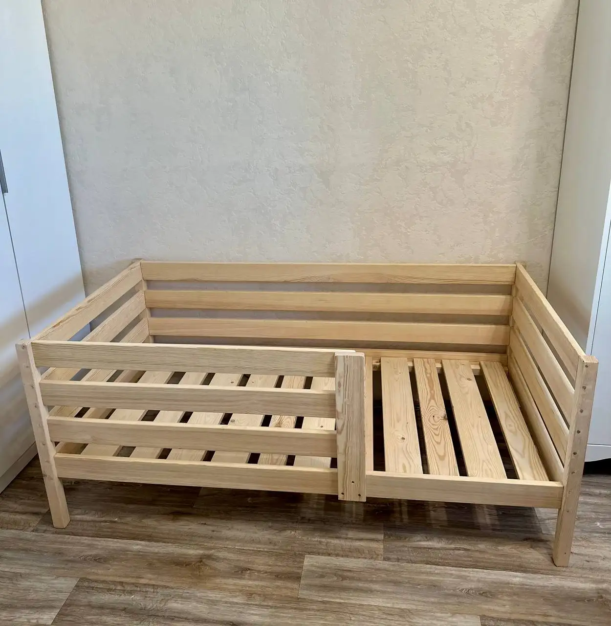 Новая детская кровать из массива сосны 166х86 - Детская мебель (Товары для детей) в Москва