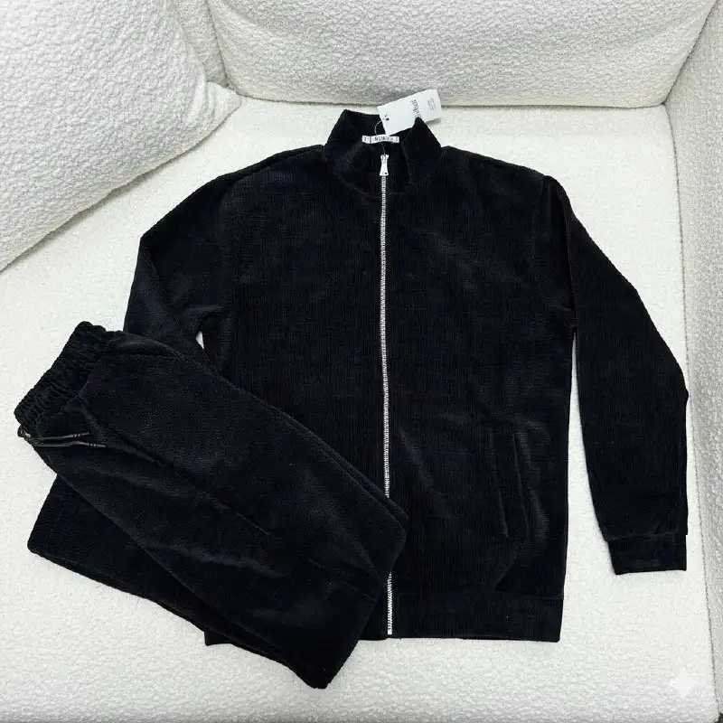 Мужской костюм из микровельвета - Мужская одежда (Одежда) в Москва